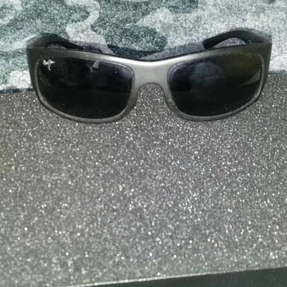 Maui Jim sunglasses - Picture 5 of 8